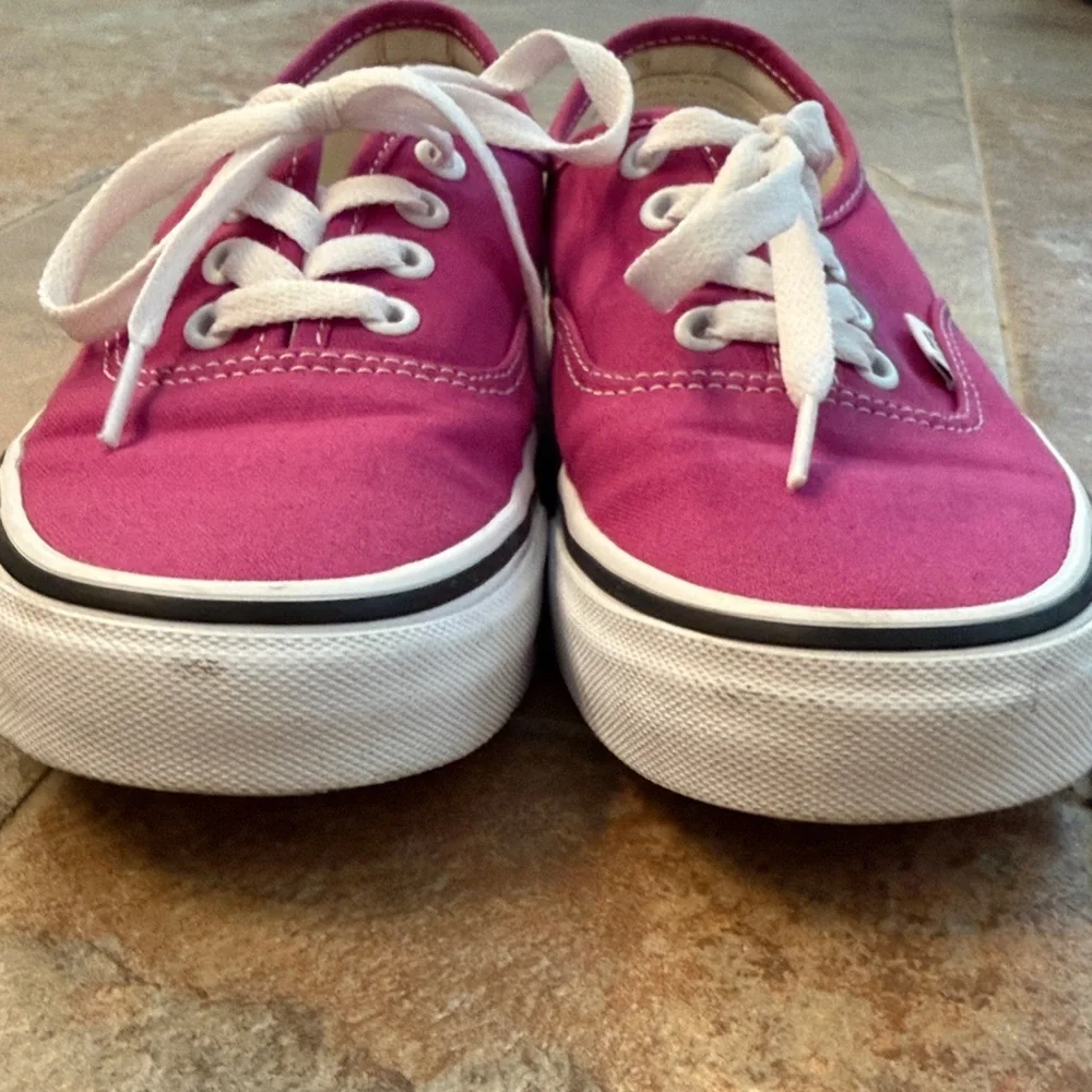Vans Low-Top Canvas Sneakers in Fuchsia with White Laces - Picture 5 of 5